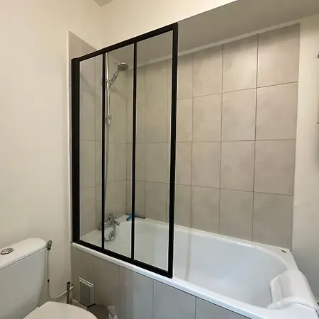 Apartment Centre - Joli Avec Espace Exterieur