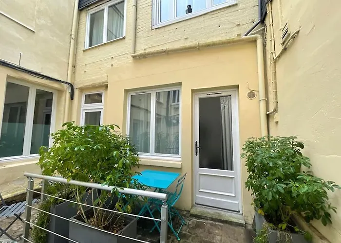 Centre - Joli Avec Espace Exterieur *